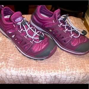 KEEN women’s Terradora hiking shoe NWOT